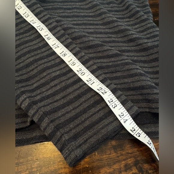 Vince Men’s Long Sleeve 100% Cotton Gray Striped Preppy Polo Pullover Sz XL - Picture 11 of 11